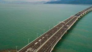 Rekordbrücke zwischen Hongkong und Chinas Festland eröffnet