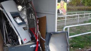 Mann stirbt bei Explosion von Fahrkartenautomat – zwei Festnahmen