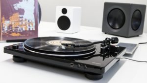 Plattenspieler mit USB-Aufnahme: Denon DP-450USB hebt Vinyl-Schätze