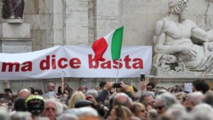 Tausende demonstrieren gegen den Verfall Roms