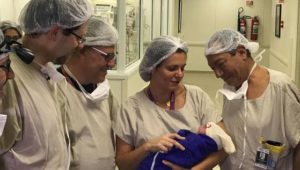 Frau mit transplantiertem Uterus bringt Kind auf die Welt