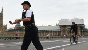 Auto fährt in Menschen – Polizei spricht von Terrorverdacht